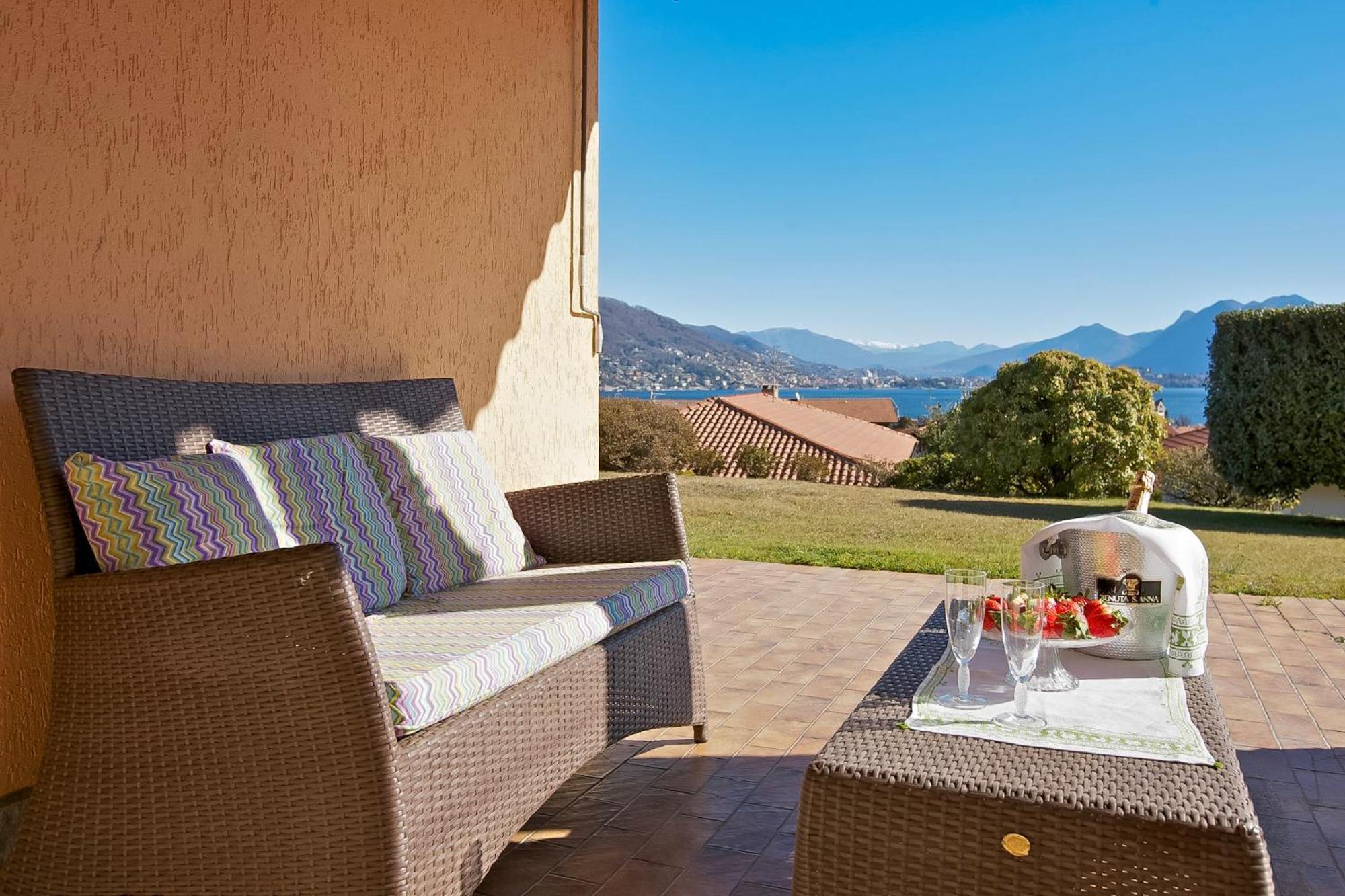 Casa Graziola Villa Бавено Екстериор снимка